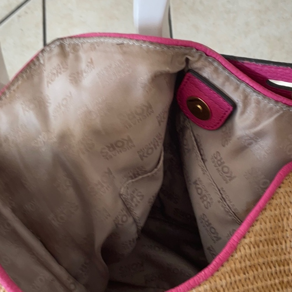 Michael KorsStylish Tan and Pink Women's Bag - Picture 6 of 9